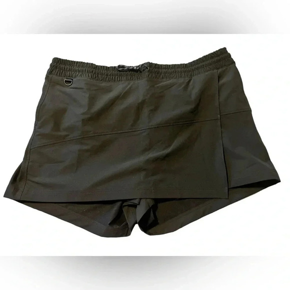 Old Navy High-Waisted StretchTech Water-Repellent WrapSkort for Women plus size - Picture 1 of 8